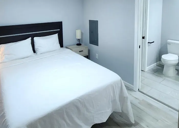 Modern Two Bedroom With Views Tulsa
