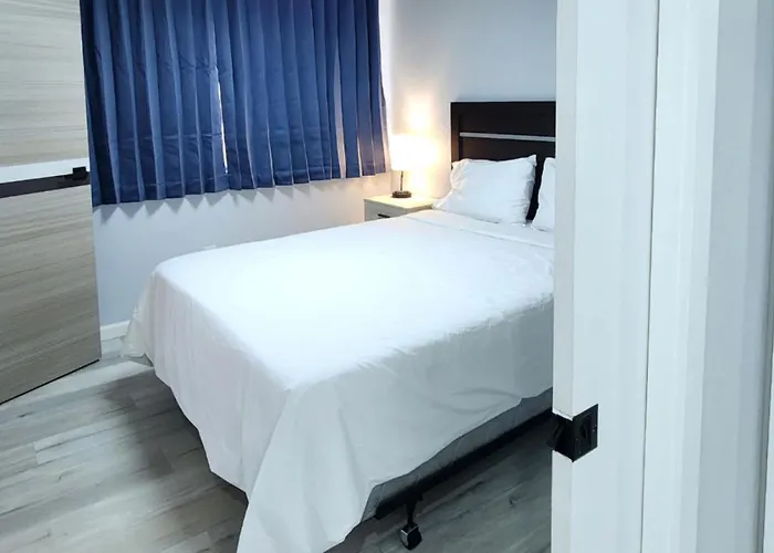 Aparthotel Modern Two Bedroom With Views Tulsa