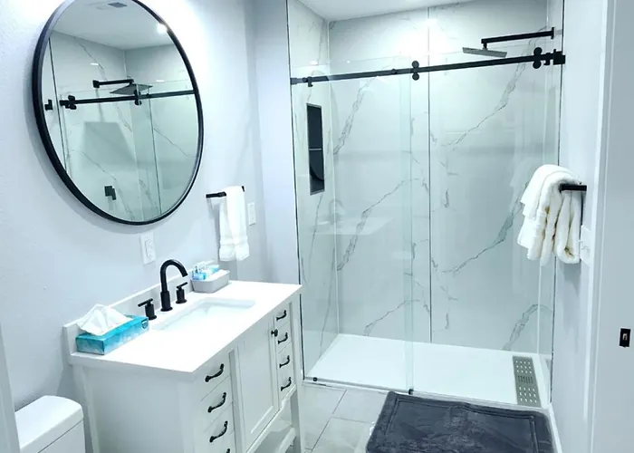 Modern Two Bedroom With Views 3*
