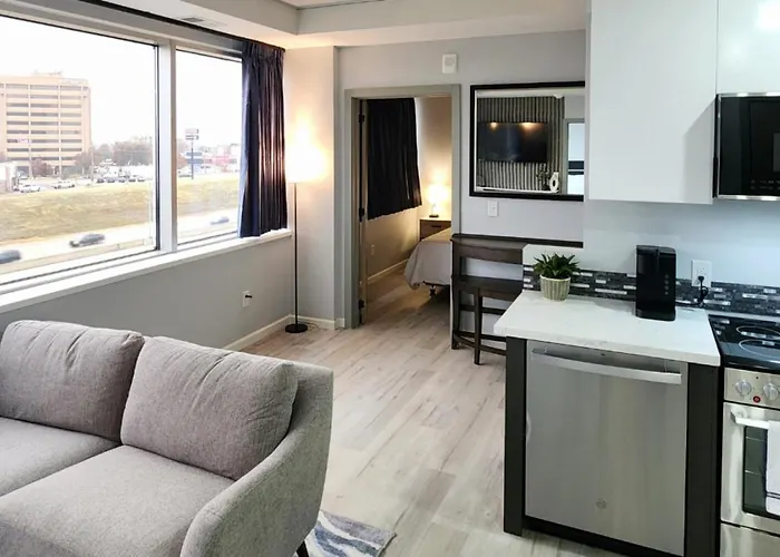 Modern Two Bedroom With Views Aparthotel Tulsa