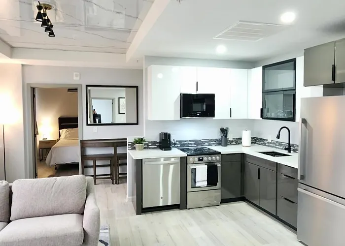 Modern Two Bedroom With Views Aparthotel 3*